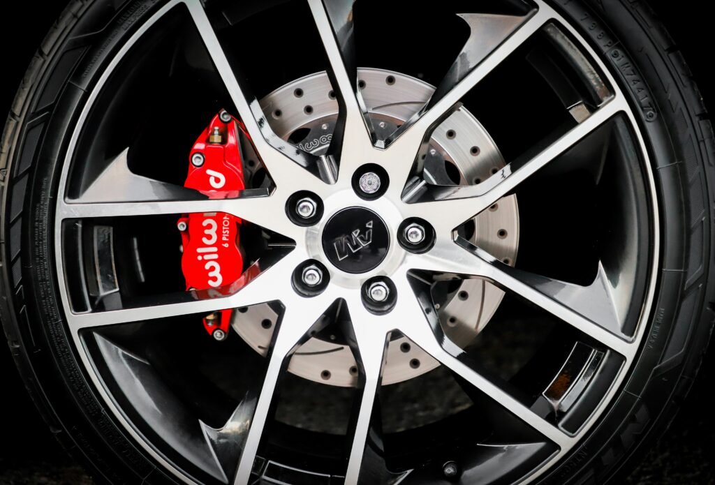 Analyzing the Design Features of 18 Inch Rims Across Different Brands